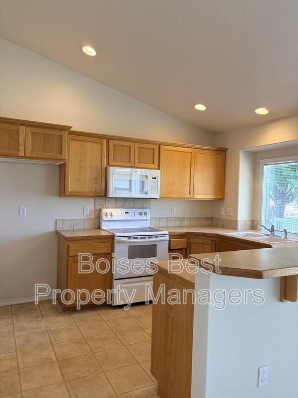 1276 W Brown Trout Dr - Photo 2 of 20