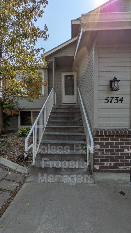 5734 S Hollyhock Pl - Photo 2 of 29