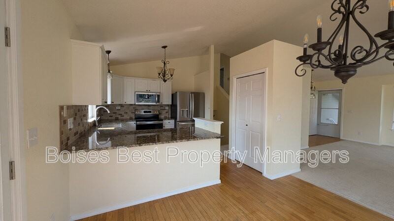5734 S Hollyhock Pl - Photo 5 of 29