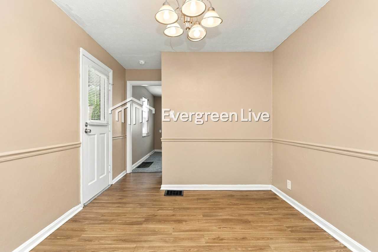 3337 Mcgrew St - Photo 4 of 15