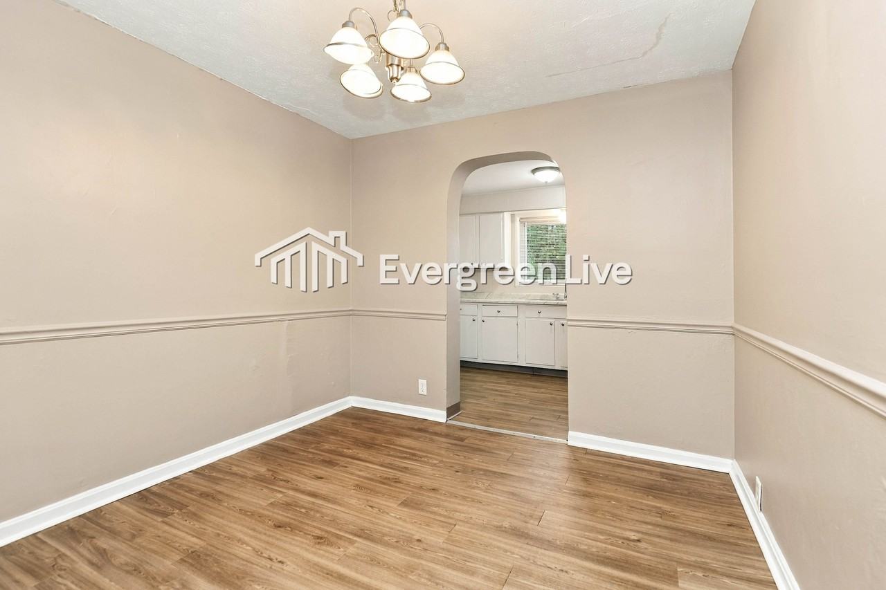3337 Mcgrew St - Photo 5 of 15
