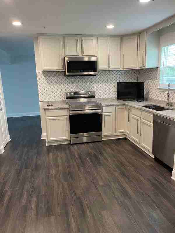 7101 Waldran Ave - Photo 2 of 6