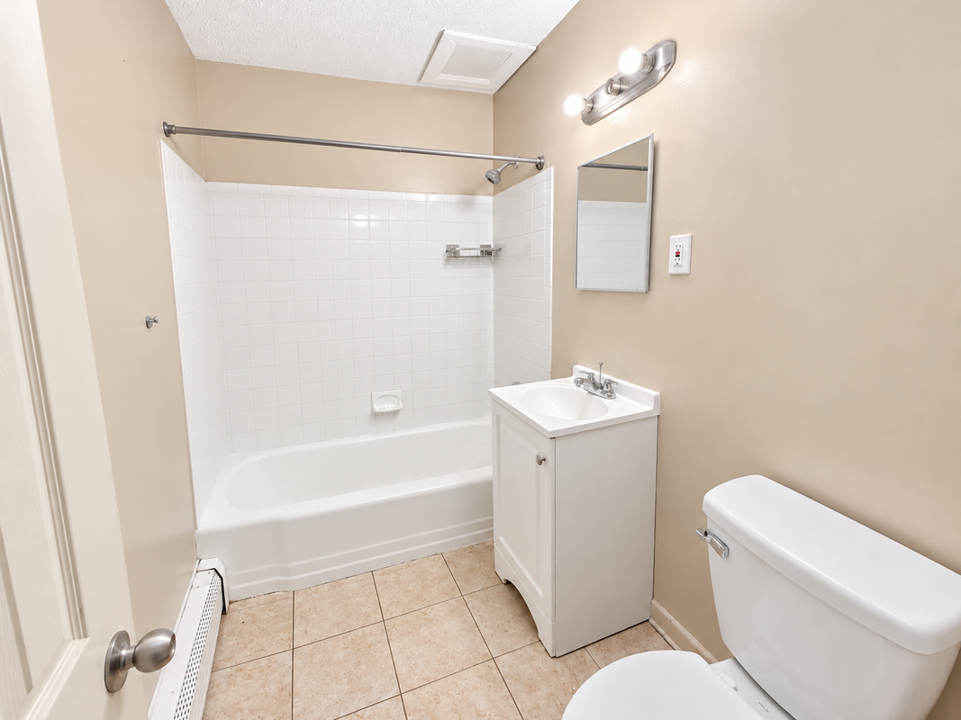 63 Huntington St ##3g - Photo 2 of 7