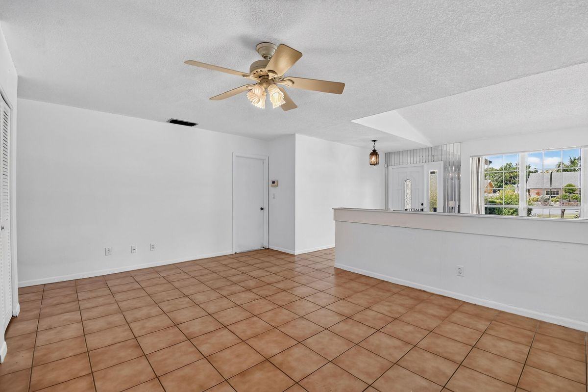 1102 Westchester Dr E - Photo 2 of 14