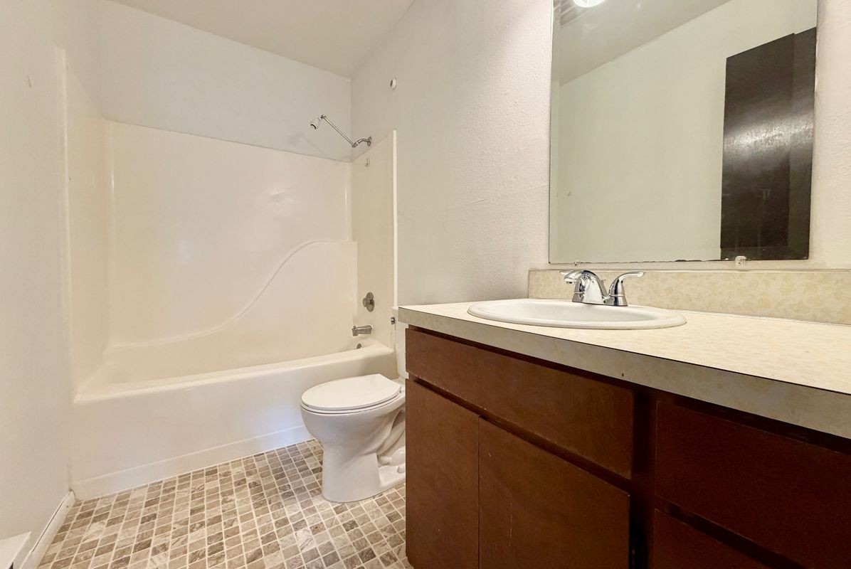 10525 Midvale Ave N ##201 - Photo 4 of 8