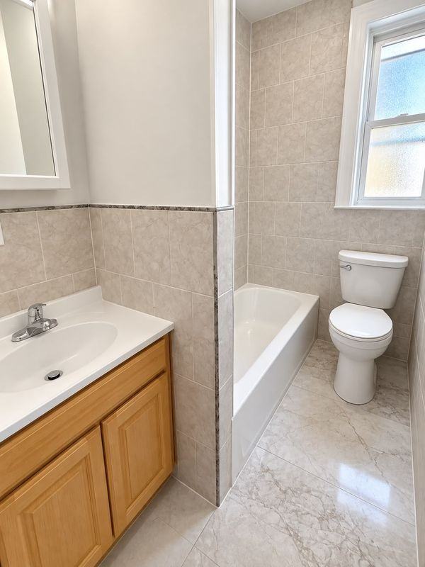 7555 Metropolitan Ave ##3l - Photo 4 of 4