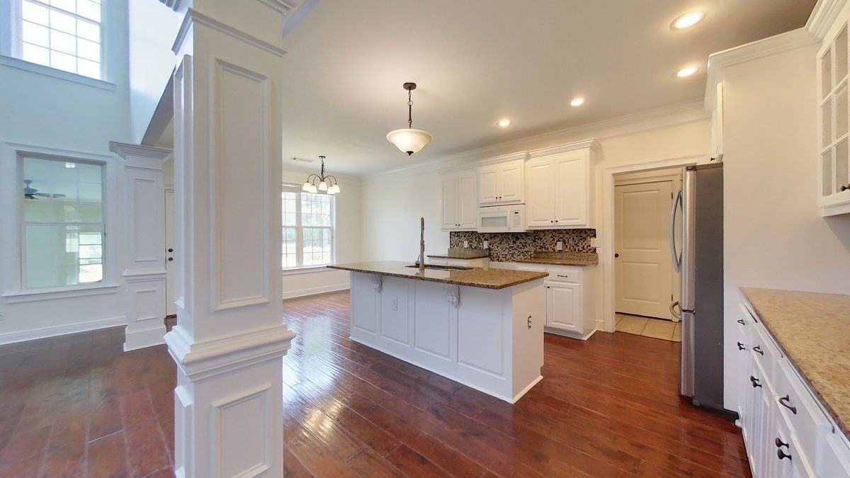 107 Andee Way - Photo 4 of 45