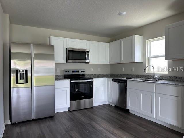 2432 Nw 22nd Ct - Photo 3 of 11