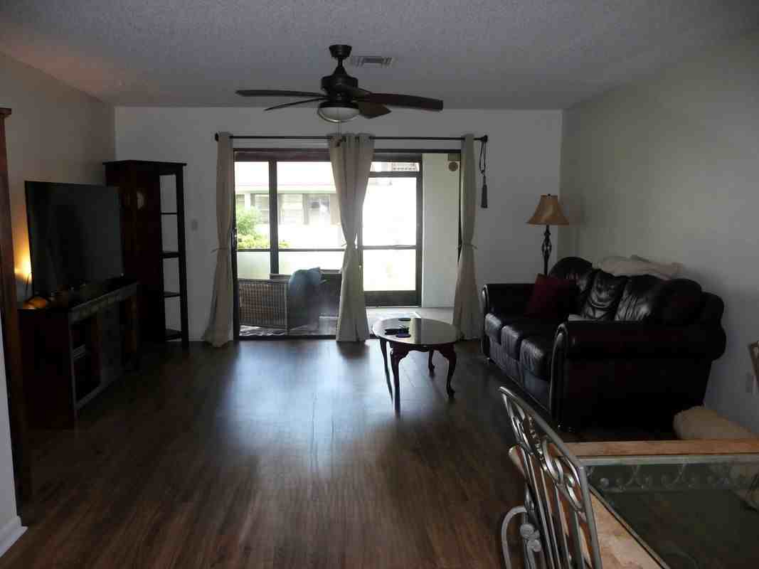 214 Queens Ct - Photo 5 of 32