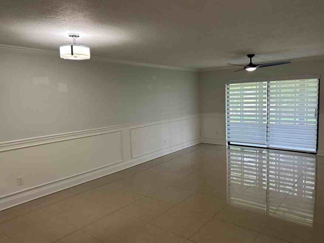 140 Lake Nancy Ln - Photo 2 of 5