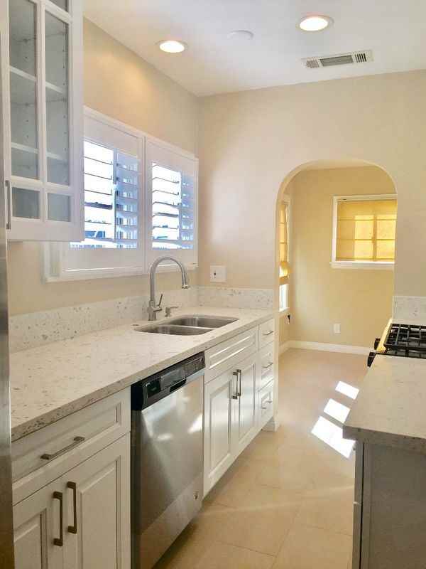 6010 S Harcourt Ave - Photo 5 of 5