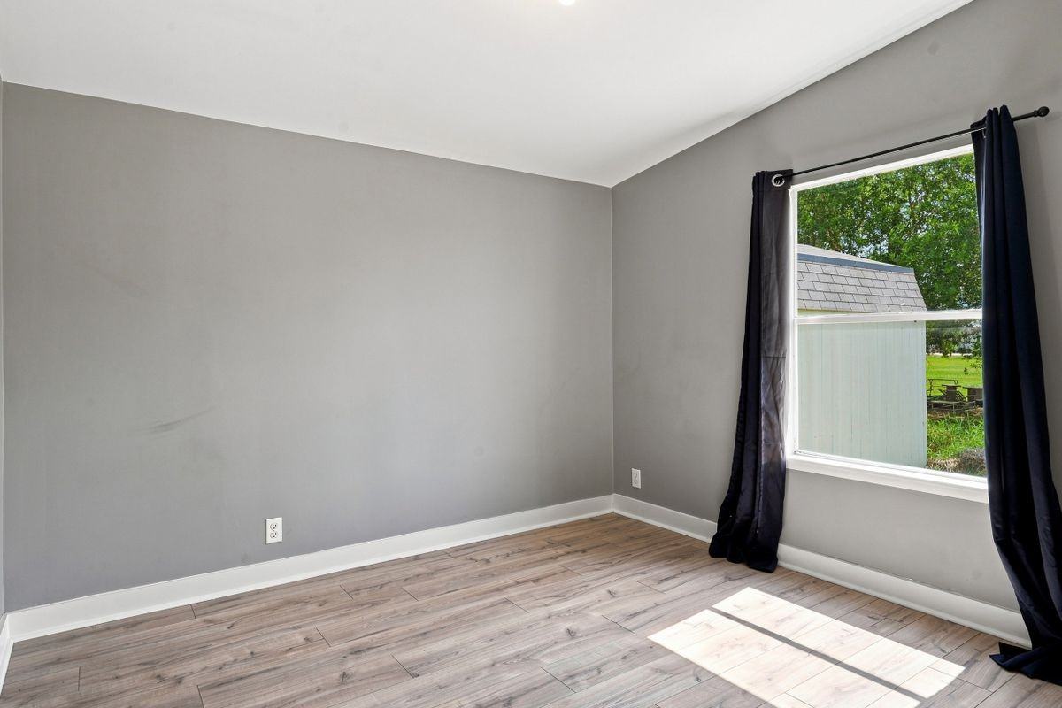 1151 Heidenreich Ln - Photo 5 of 28