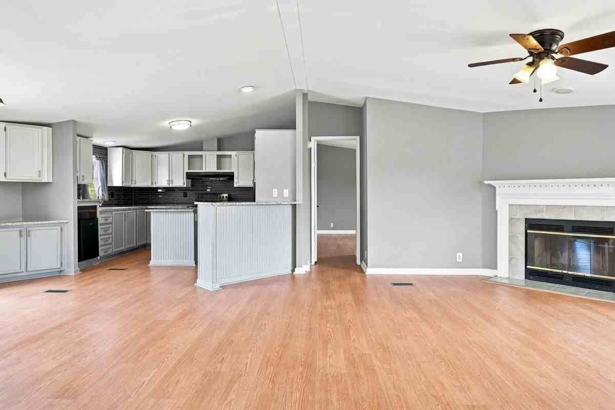 1151 Heidenreich Ln - Photo 7 of 28
