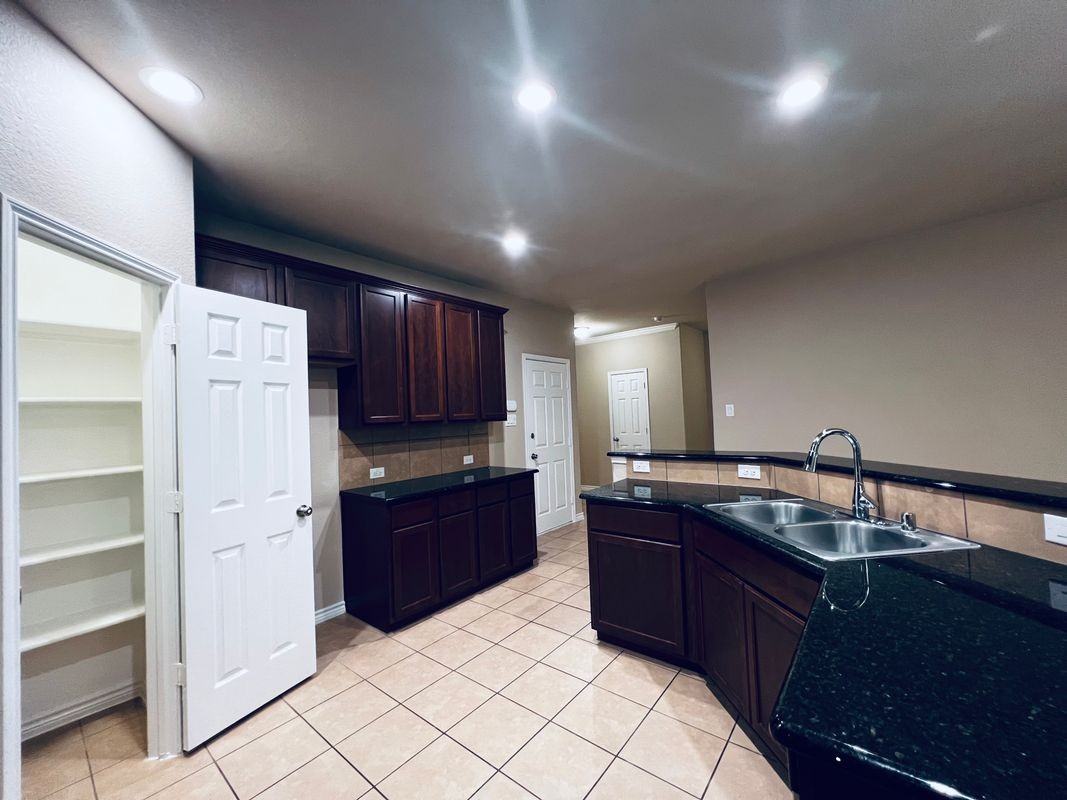 1908 Christopher Creek Dr - Photo 4 of 24