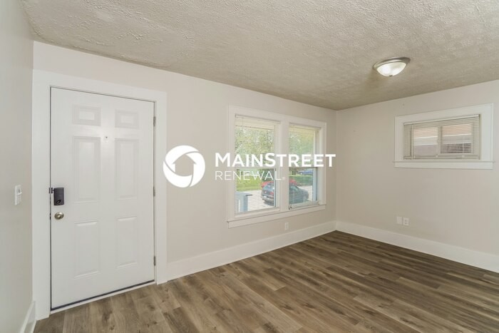 2511 Bolling Ave - Photo 5 of 16
