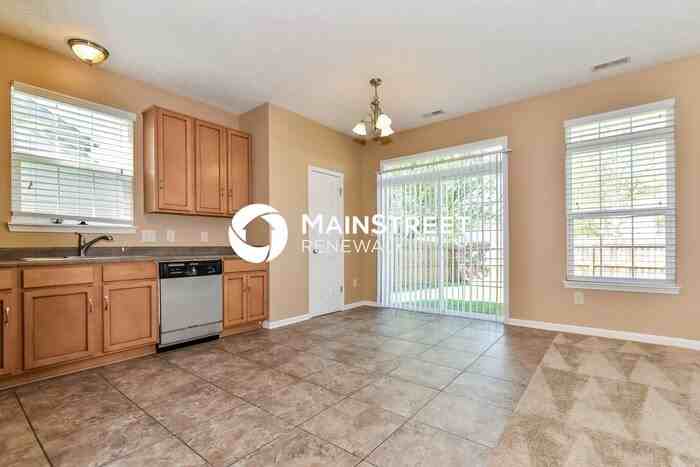 1842 Brook Crossing Way - Photo 4 of 16