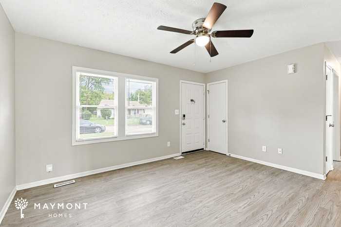 5219 Heathwood Dr - Photo 4 of 15