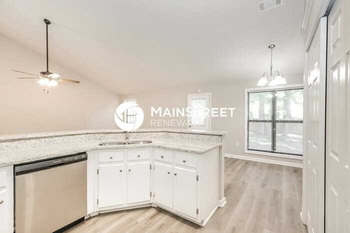 5827 Garden Ridge Dr - Photo 5 of 15