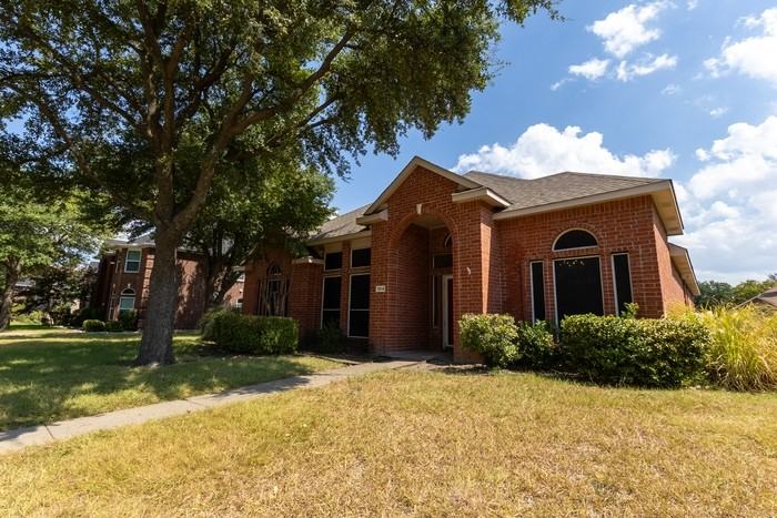 7414 Westhaven Dr - Photo 2 of 25