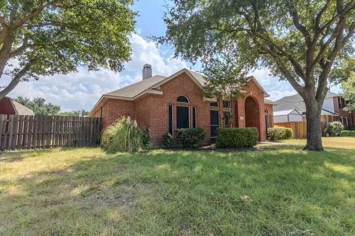7414 Westhaven Dr - Photo 3 of 25
