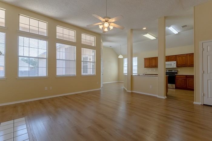 7414 Westhaven Dr - Photo 5 of 25