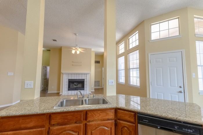 7414 Westhaven Dr - Photo 7 of 25