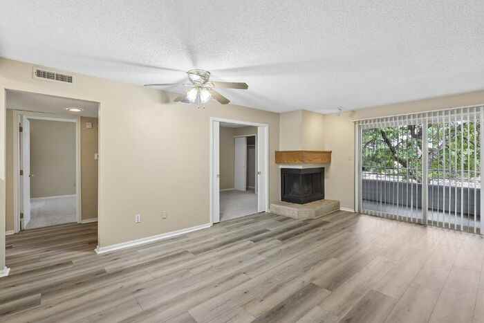 1065 Acapulco Ct - Photo 4 of 26