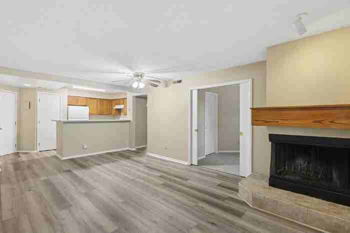 1065 Acapulco Ct - Photo 5 of 26