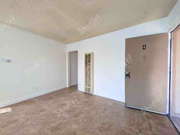 1115 Chestnut St #4 - Photo 4 of 24