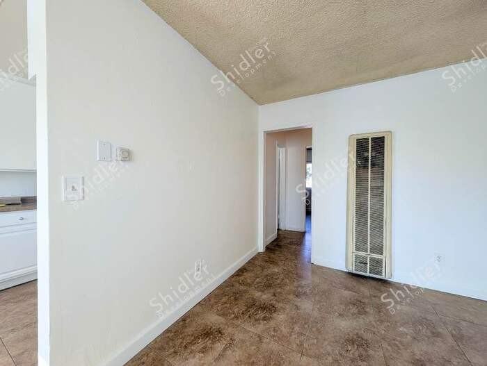 1115 Chestnut St #4 - Photo 7 of 24