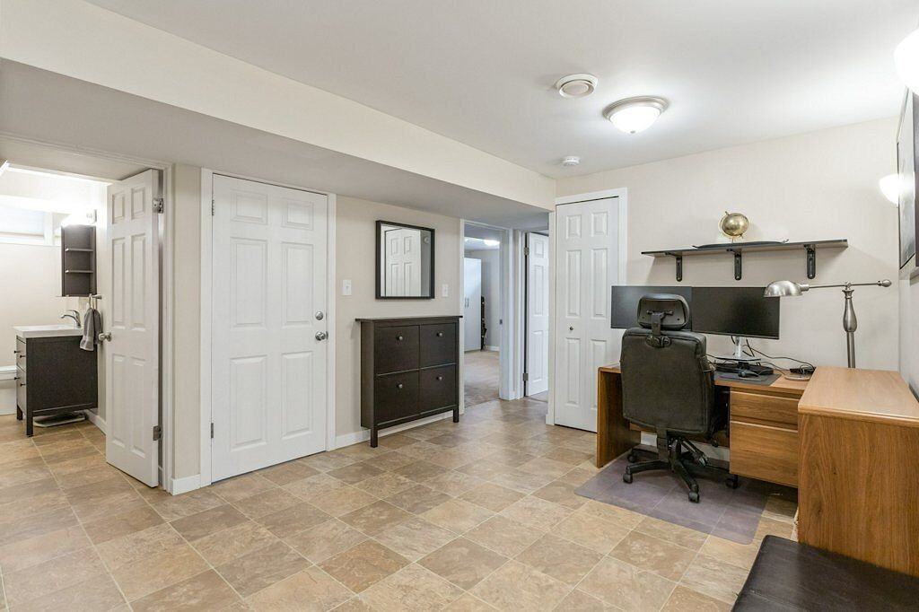 10935 36a Ave Nw - Photo 4 of 13