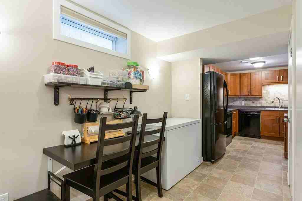 10935 36a Ave Nw - Photo 5 of 13