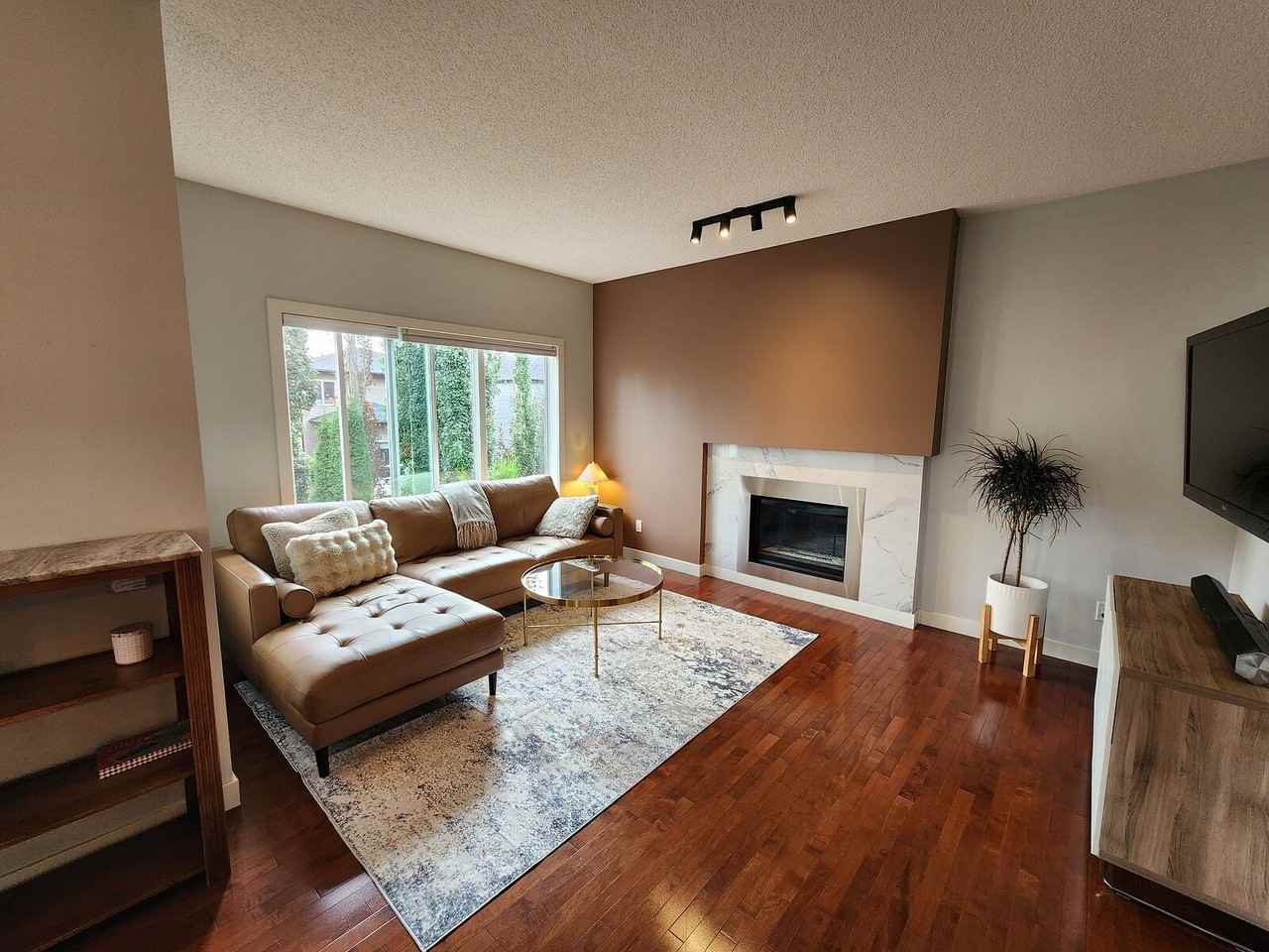 1241 Secord Landng Nw