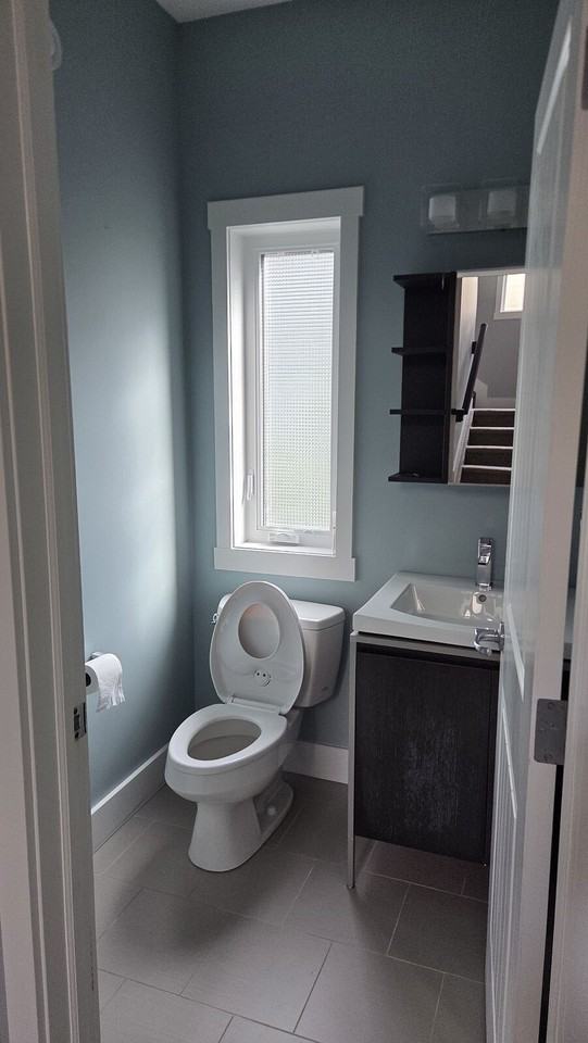 10513 75 Ave Nw - Photo 3 of 11