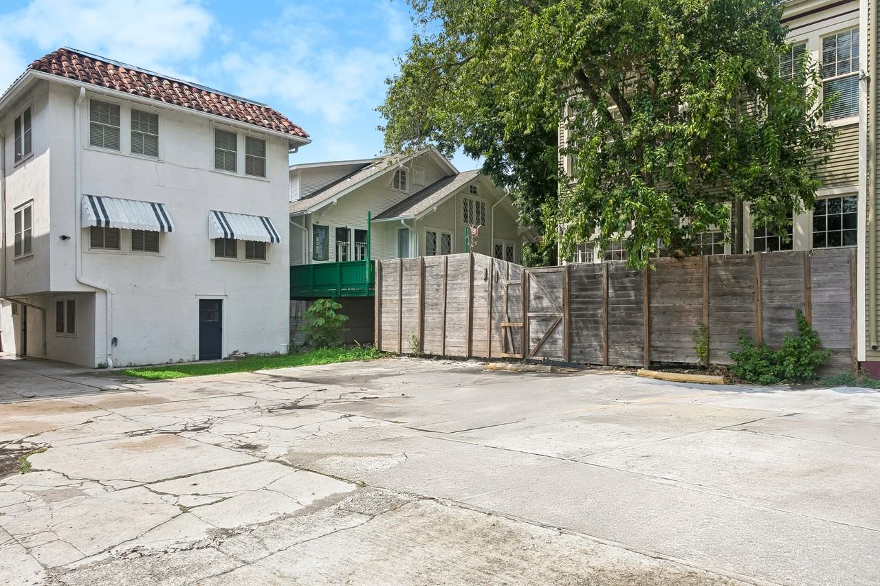 2027 Calhoun St #NA - Photo 7 of 17