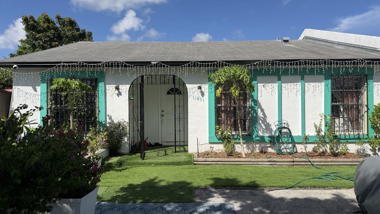 11451 Sw 148th St #1 - Photo 5 of 5