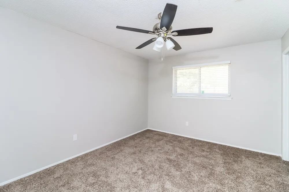 2856 Sutton Estates Cir S #NA - Photo 3 of 3