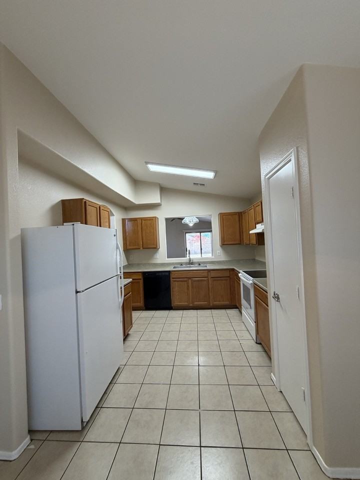 3921 E Derringer Way #NA - Photo 6 of 22