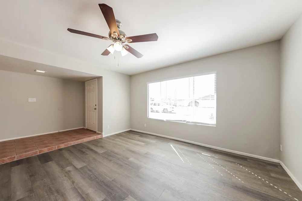 1233 Van Buren St #NA - Photo 2 of 3