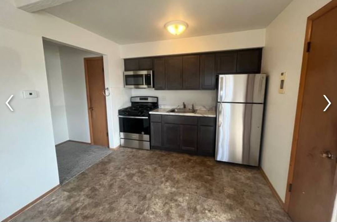 11104 W Greenfield Ave #4 - Photo 2 of 7