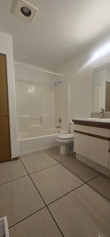 1350 Brown St #B - Photo 2 of 8