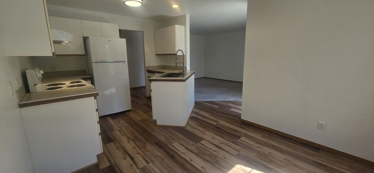 1350 Brown St #B - Photo 3 of 8