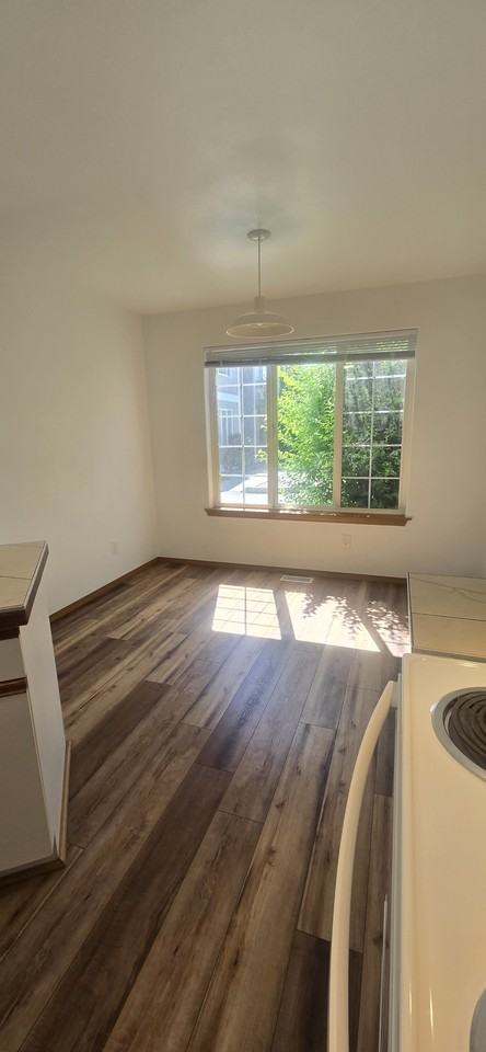 1350 Brown St #B - Photo 4 of 8