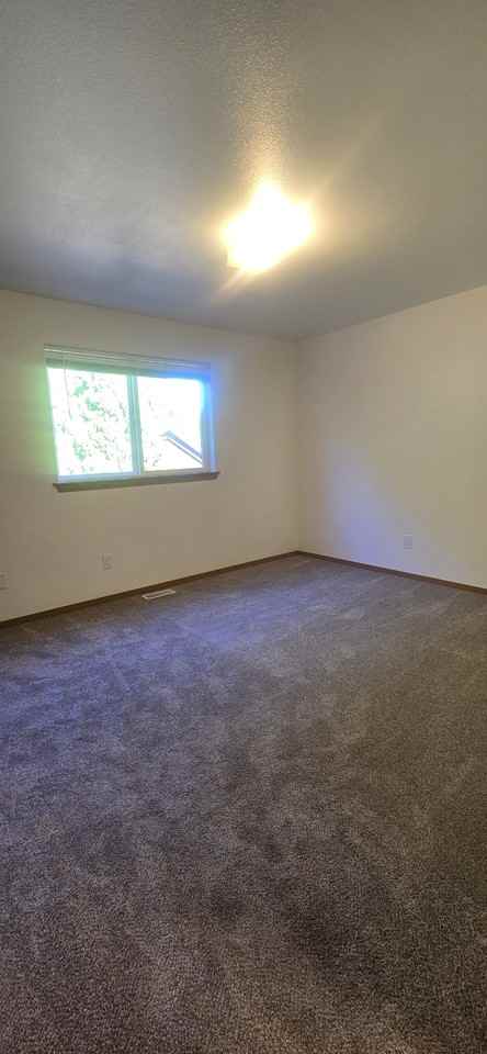 1350 Brown St #B - Photo 7 of 8