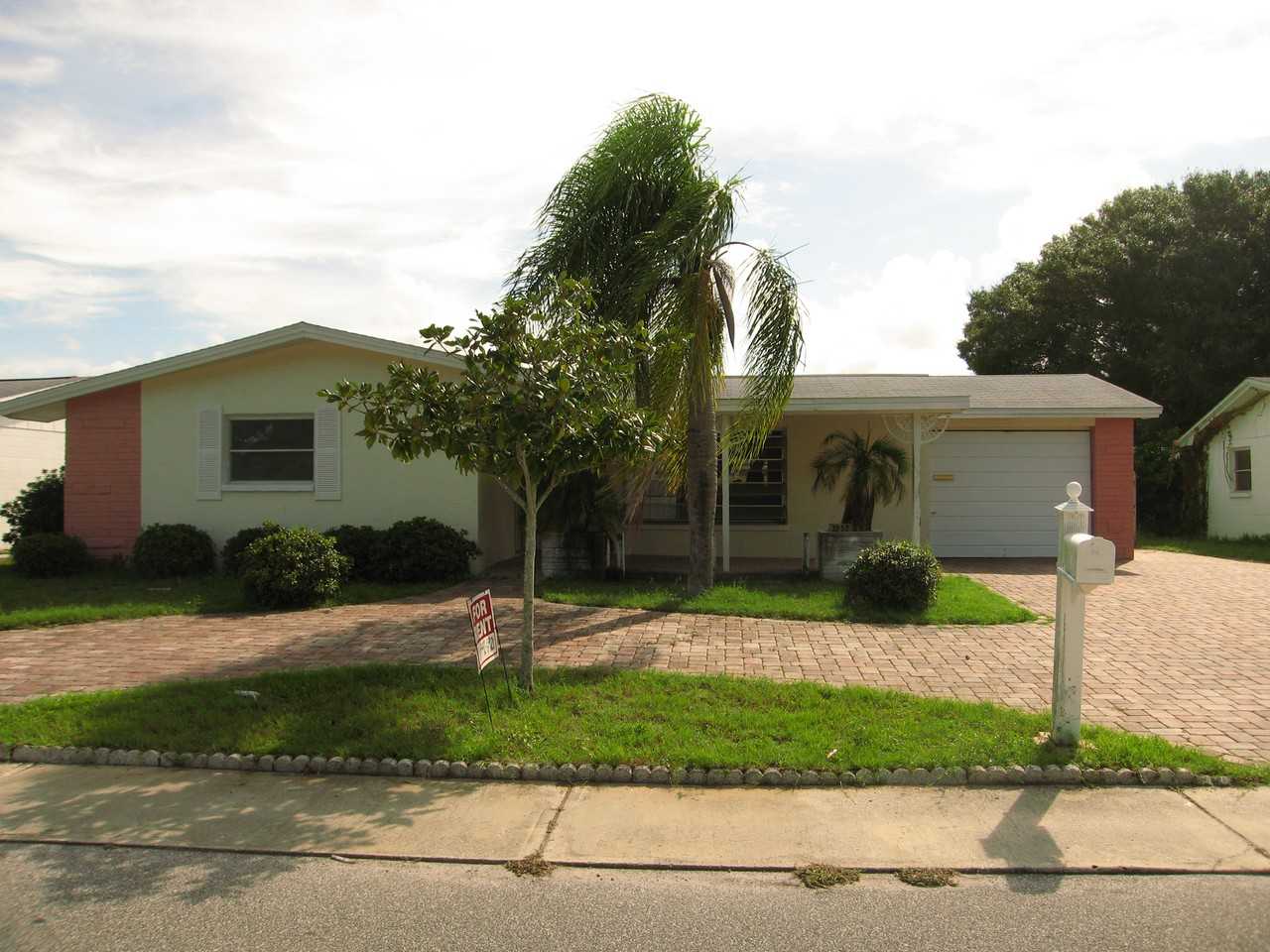 3252 Brookfield Dr #NA - Photo 2 of 13