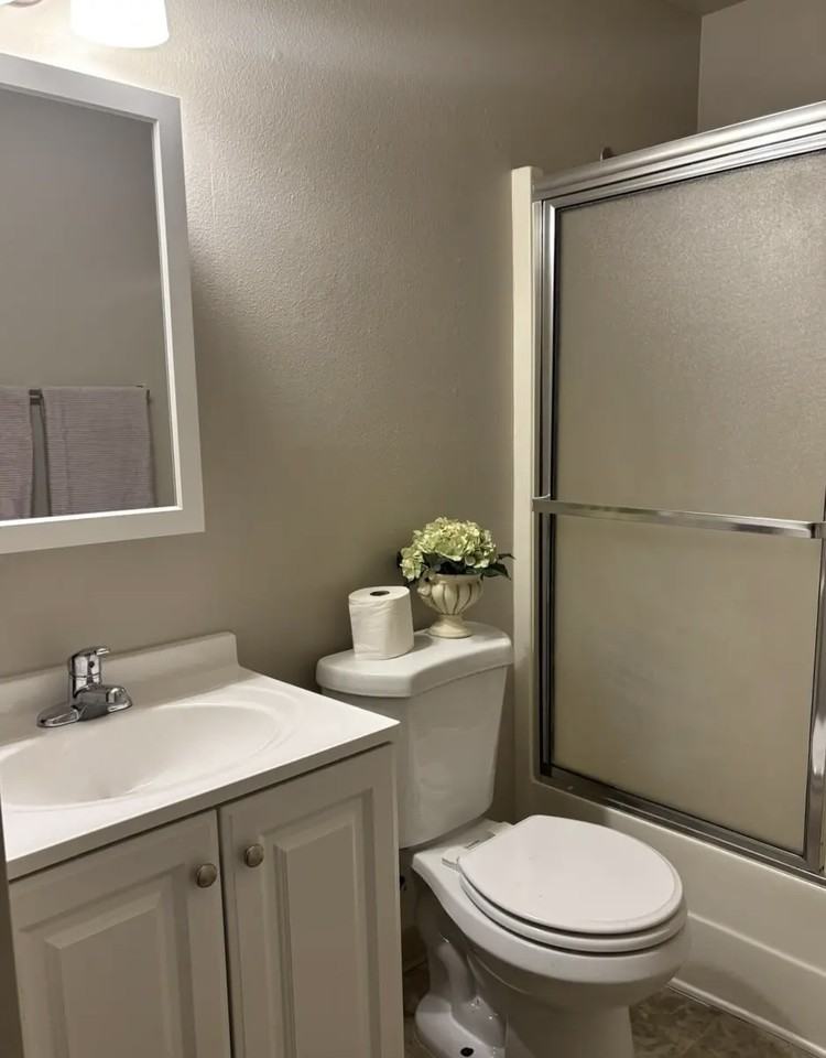 107 E Willow Tree Ln #107 - Photo 3 of 10