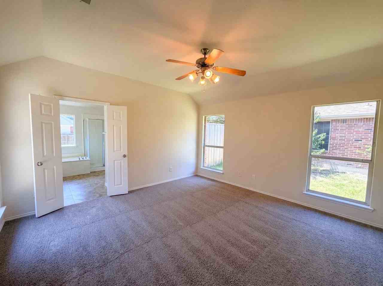 6401 Marquett Dr - Photo 3 of 10