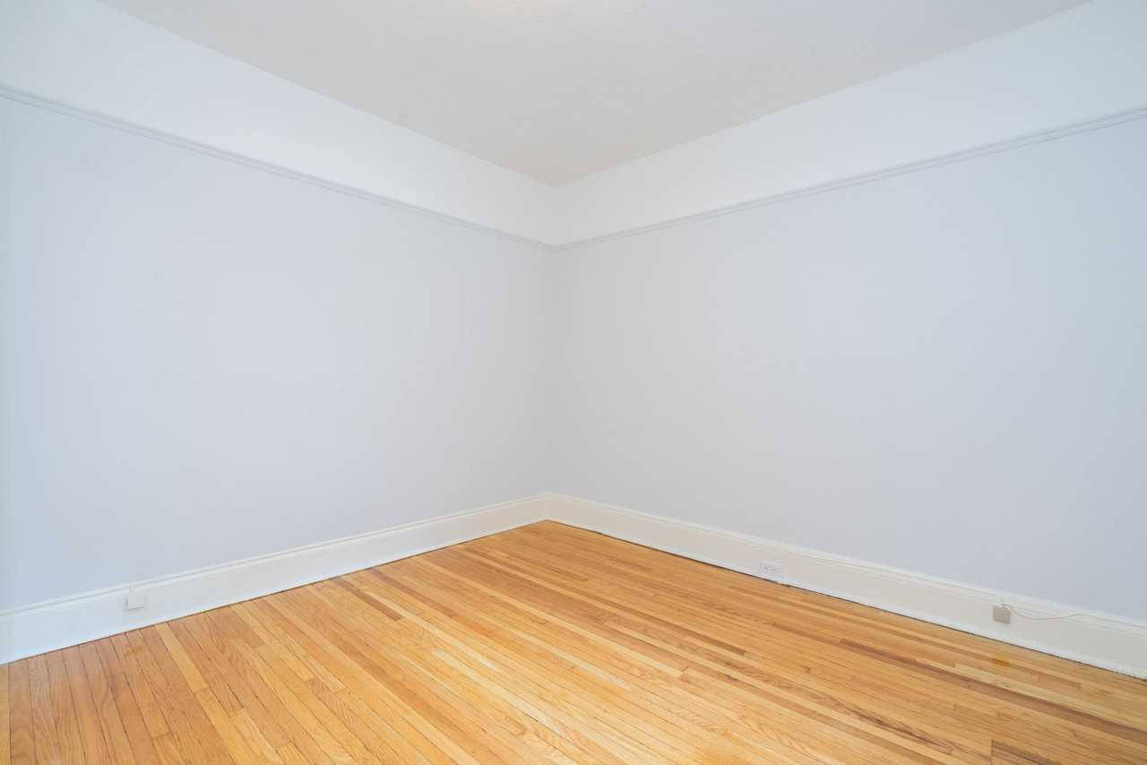 110 Oriole Parkway - Photo 5 of 11