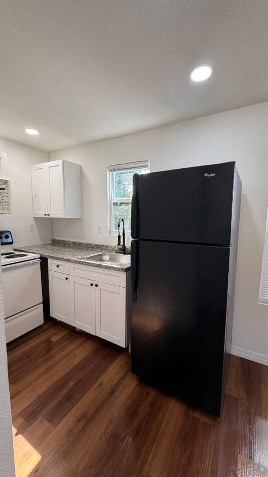 904 Virginia St - Photo 4 of 11