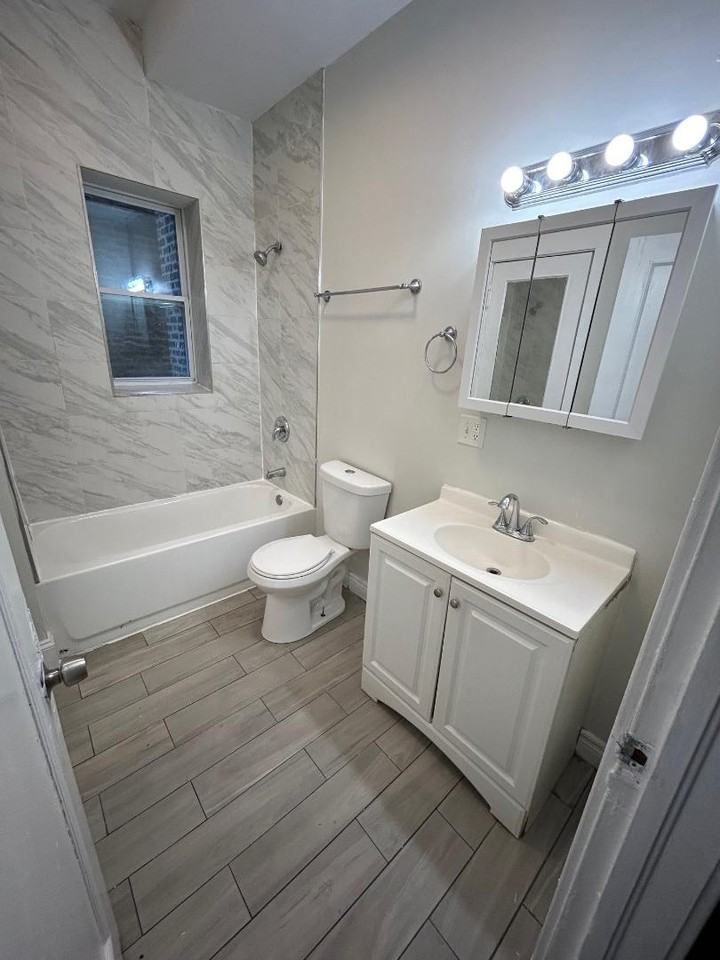 6559 S Green St Chicago IL 60621 - Photo 2 of 10